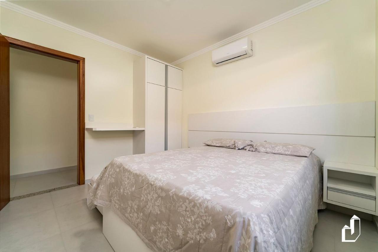 Casa Terrea Com 02 Dormitorios บอมบินญัส ภายนอก รูปภาพ