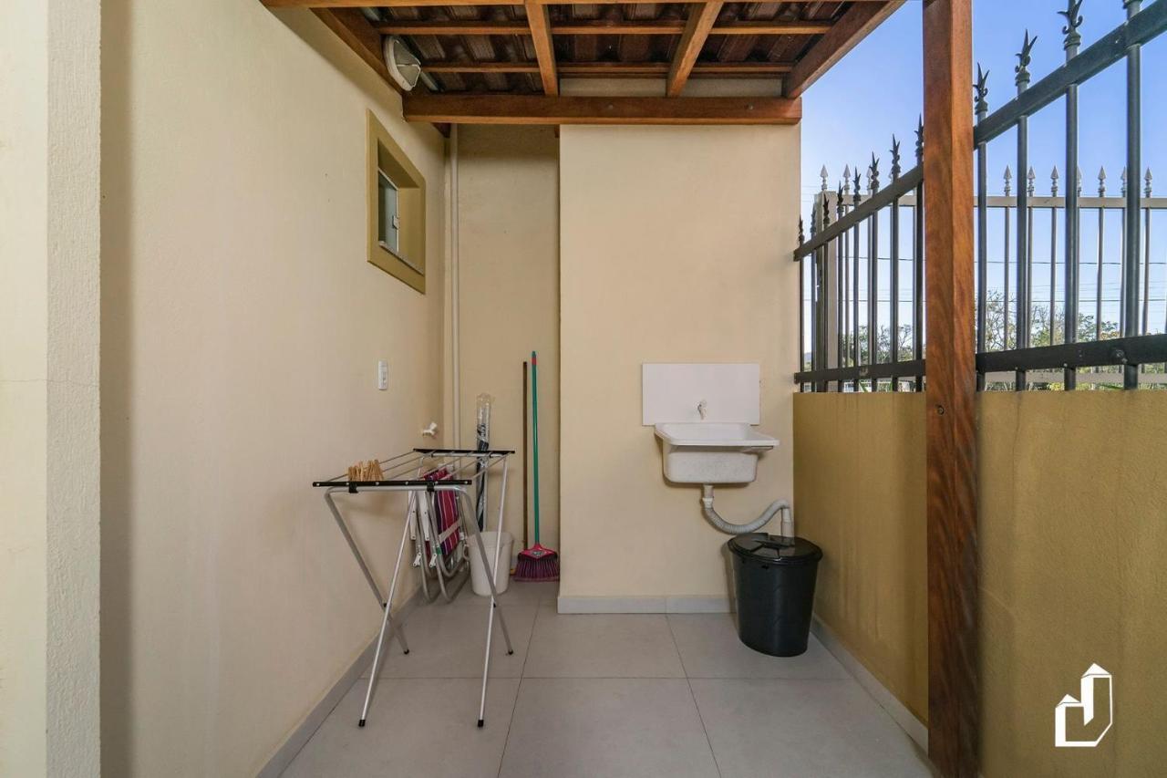 Casa Terrea Com 02 Dormitorios บอมบินญัส ภายนอก รูปภาพ