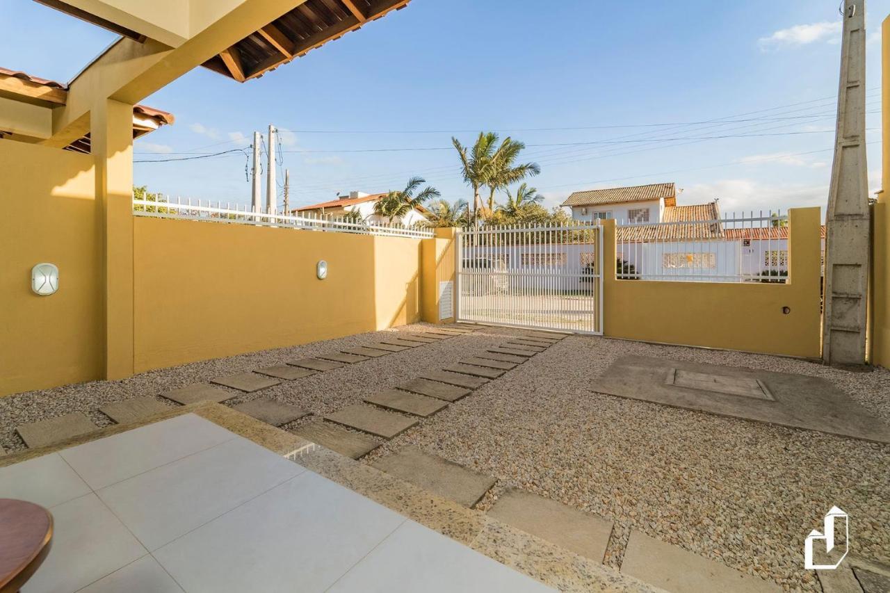 Casa Terrea Com 02 Dormitorios บอมบินญัส ภายนอก รูปภาพ