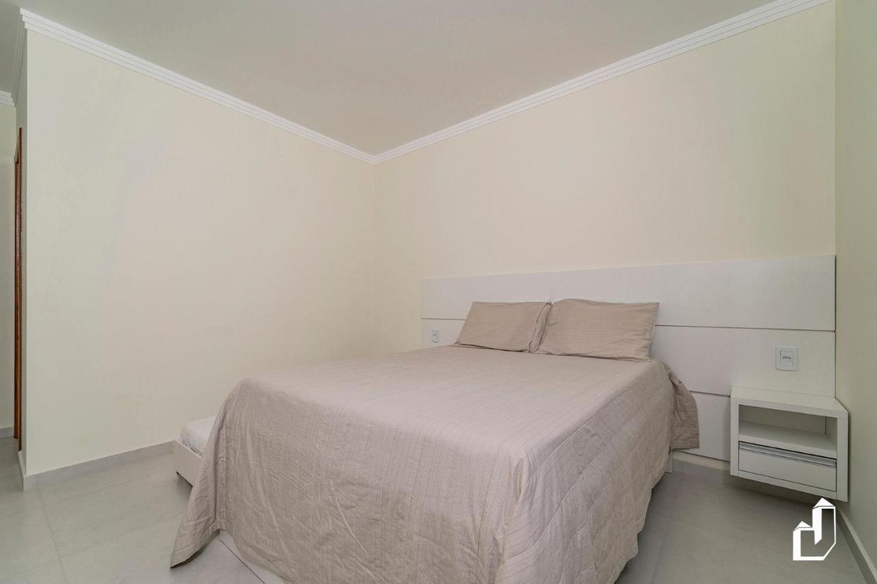 Casa Terrea Com 02 Dormitorios บอมบินญัส ภายนอก รูปภาพ