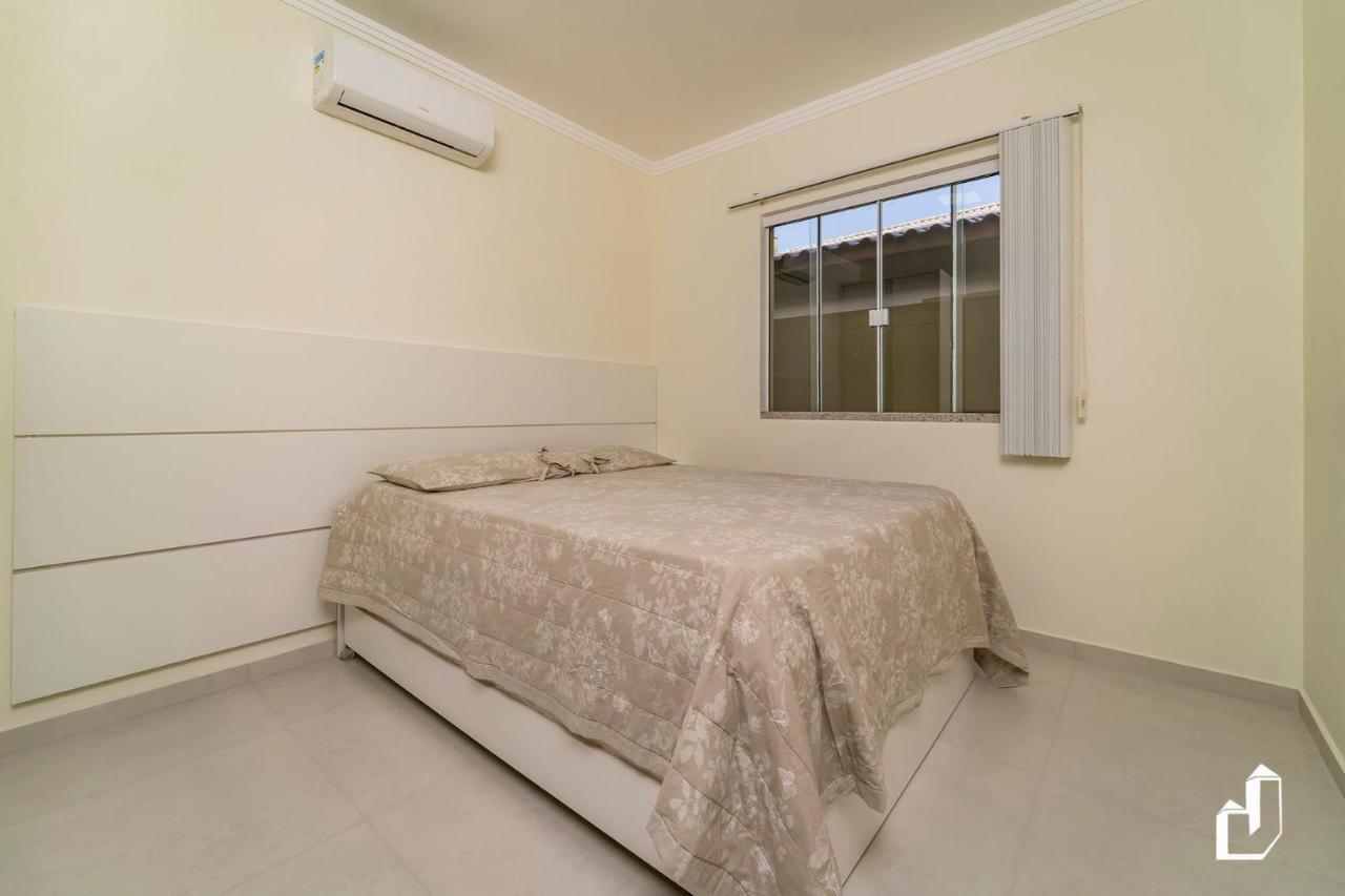 Casa Terrea Com 02 Dormitorios บอมบินญัส ภายนอก รูปภาพ