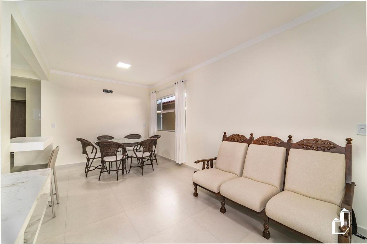 Casa Terrea Com 02 Dormitorios บอมบินญัส ภายนอก รูปภาพ