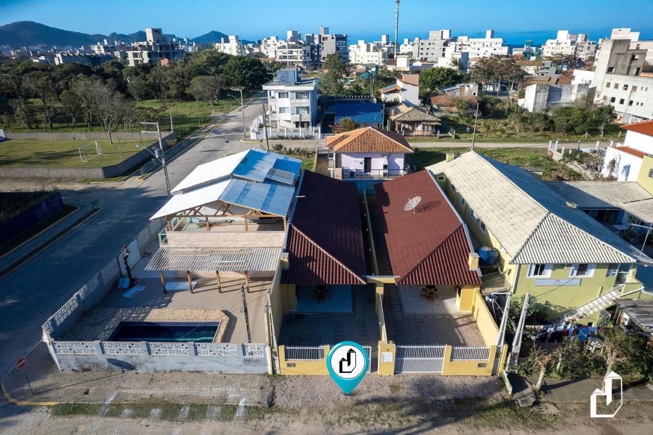 Casa Terrea Com 02 Dormitorios บอมบินญัส ภายนอก รูปภาพ